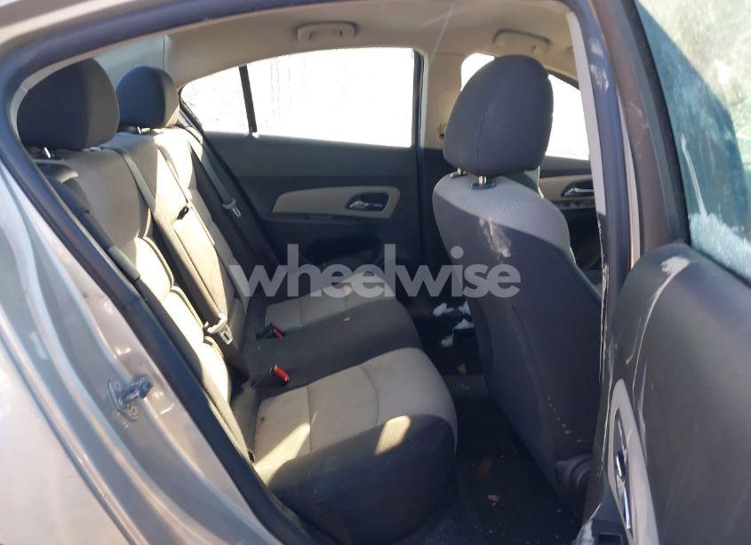Photo 8 of 2013 Chevrolet Cruze LS AUTO (VIN 1G1PA5SH4D7294259)