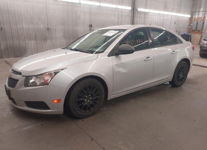 Photo 2 of 2013 Chevrolet Cruze LS AUTO (VIN 1G1PA5SH4D7305955)