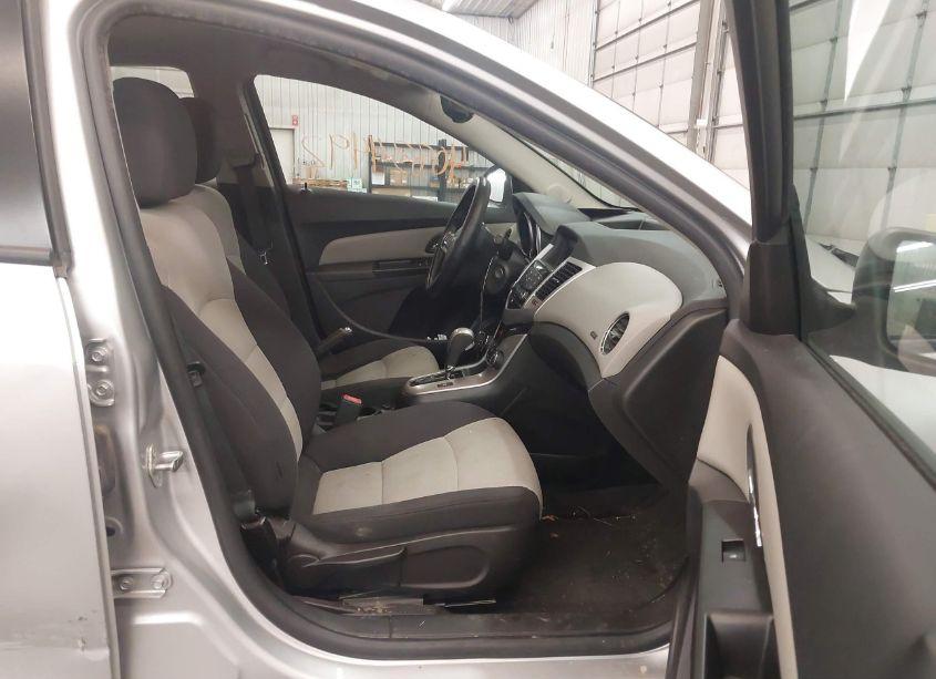 Photo 5 of 2013 Chevrolet Cruze LS AUTO (VIN 1G1PA5SH4D7305955)