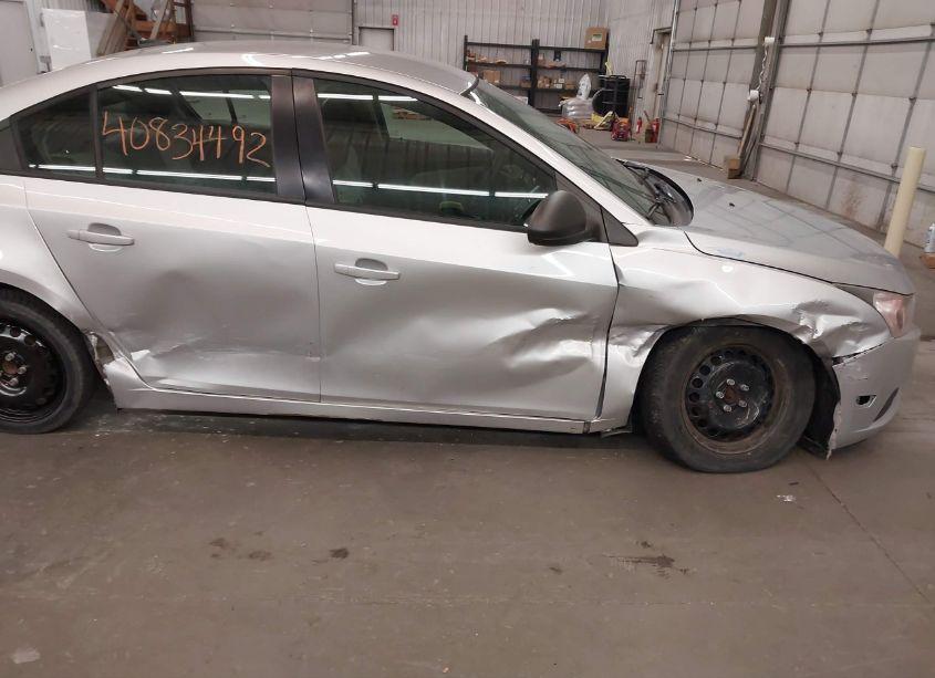 Photo 6 of 2013 Chevrolet Cruze LS AUTO (VIN 1G1PA5SH4D7305955)