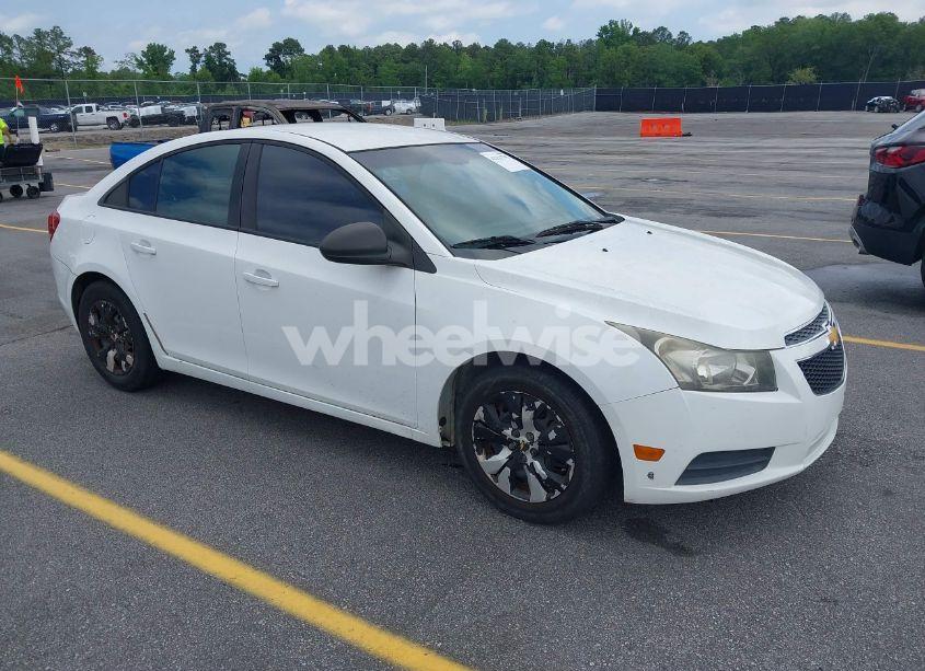 2013 Chevrolet Cruze LS AUTO (VIN 1G1PA5SH4D7308547) main photo