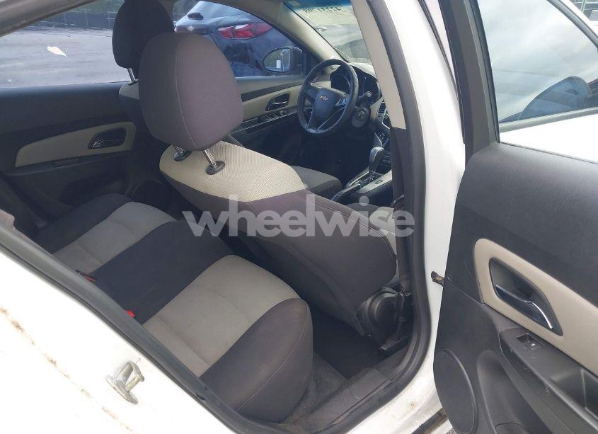 Photo 8 of 2013 Chevrolet Cruze LS AUTO (VIN 1G1PA5SH4D7308547)