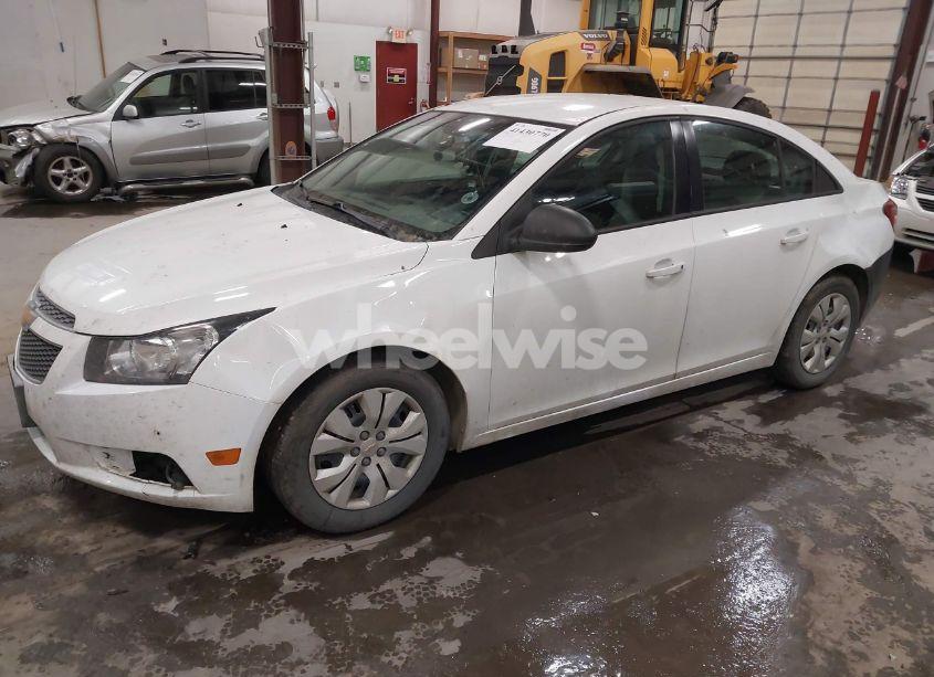 Photo 2 of 2013 Chevrolet Cruze LS AUTO (VIN 1G1PA5SH4D7321198)
