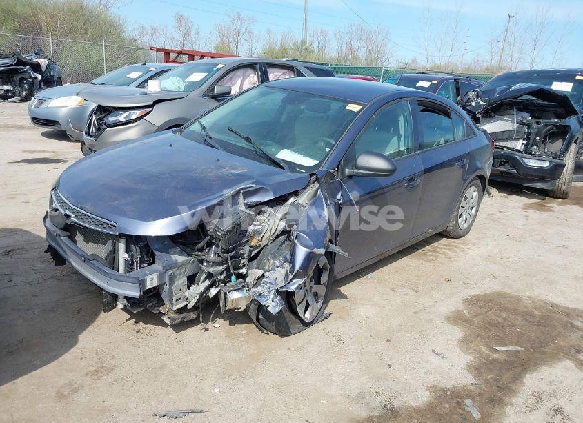 Photo 2 of 2014 Chevrolet Cruze LS AUTO (VIN 1G1PA5SH4E7105630)