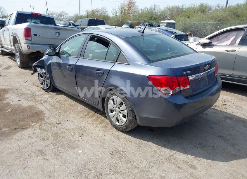 Photo 3 of 2014 Chevrolet Cruze LS AUTO (VIN 1G1PA5SH4E7105630)