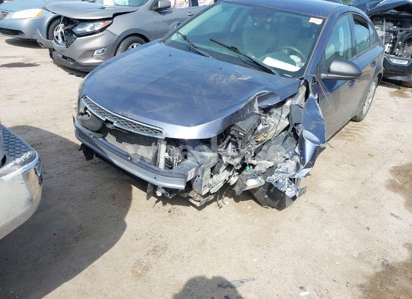 Photo 6 of 2014 Chevrolet Cruze LS AUTO (VIN 1G1PA5SH4E7105630)