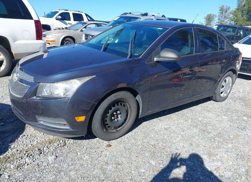 Photo 2 of 2014 Chevrolet Cruze LS AUTO (VIN 1G1PA5SH4E7110715)