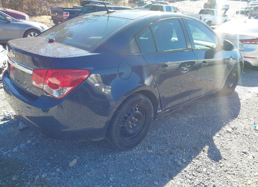 Photo 4 of 2014 Chevrolet Cruze LS AUTO (VIN 1G1PA5SH4E7110715)