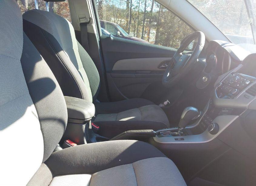 Photo 5 of 2014 Chevrolet Cruze LS AUTO (VIN 1G1PA5SH4E7110715)