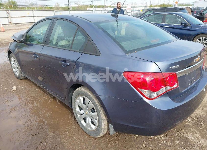 Photo 3 of 2014 Chevrolet Cruze LS AUTO (VIN 1G1PA5SH4E7148929)