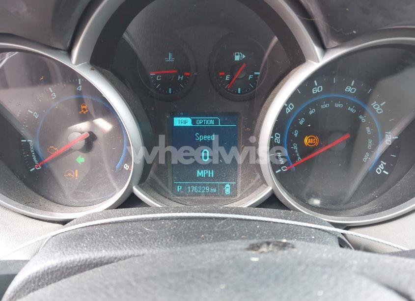 Photo 7 of 2014 Chevrolet Cruze LS AUTO (VIN 1G1PA5SH4E7148929)