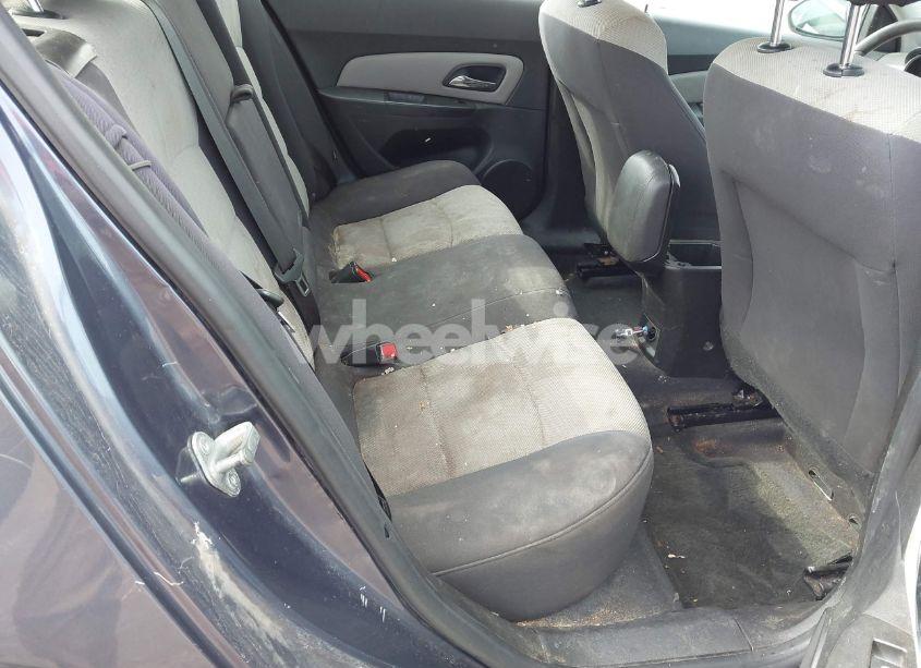 Photo 8 of 2014 Chevrolet Cruze LS AUTO (VIN 1G1PA5SH4E7148929)