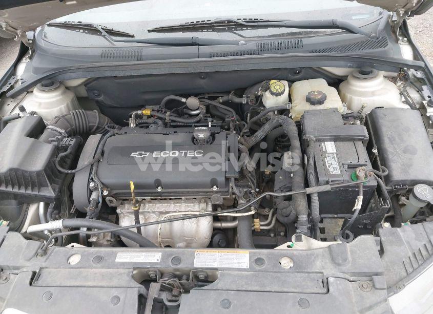 Photo 10 of 2014 Chevrolet Cruze LS AUTO (VIN 1G1PA5SH4E7226416)