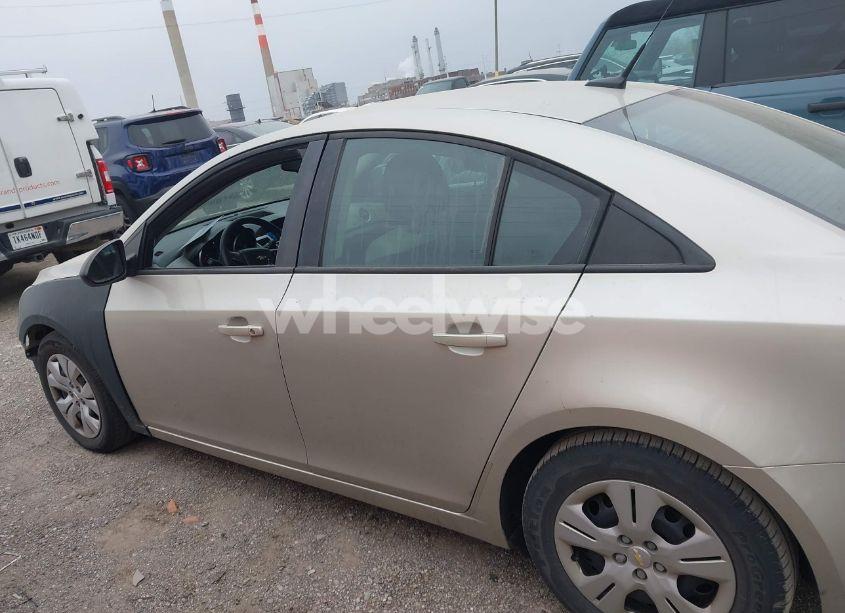 Photo 14 of 2014 Chevrolet Cruze LS AUTO (VIN 1G1PA5SH4E7226416)