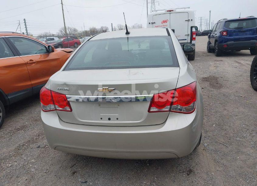 Photo 16 of 2014 Chevrolet Cruze LS AUTO (VIN 1G1PA5SH4E7226416)
