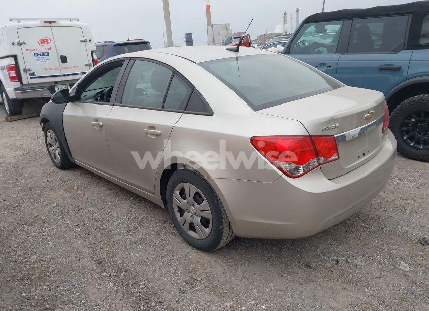 Photo 3 of 2014 Chevrolet Cruze LS AUTO (VIN 1G1PA5SH4E7226416)