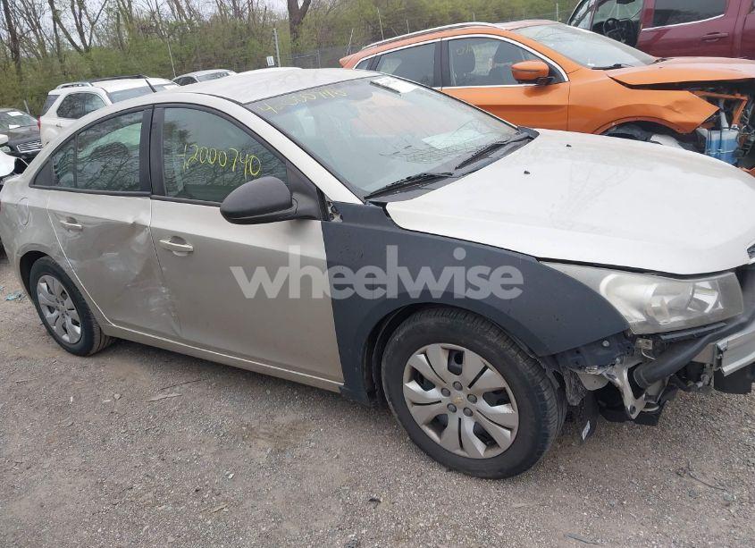 Photo 6 of 2014 Chevrolet Cruze LS AUTO (VIN 1G1PA5SH4E7226416)