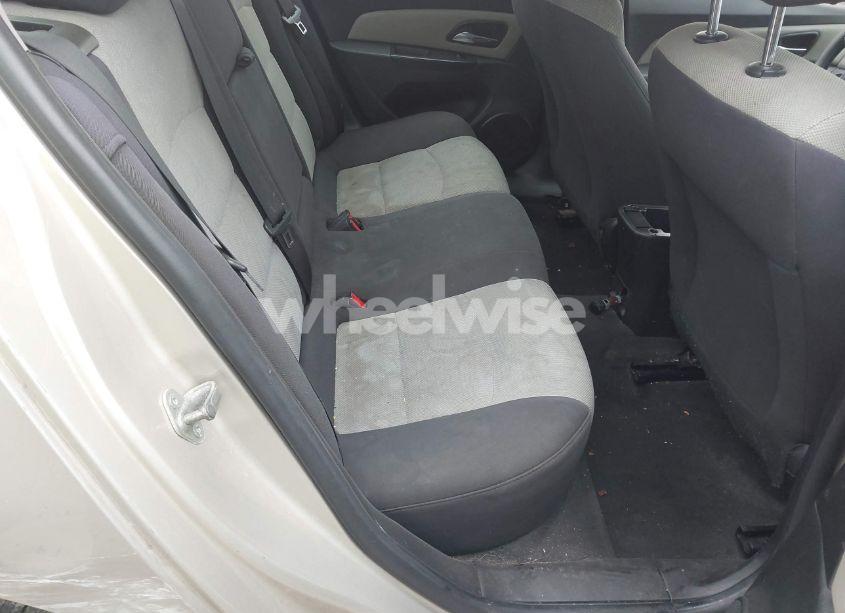 Photo 8 of 2014 Chevrolet Cruze LS AUTO (VIN 1G1PA5SH4E7226416)