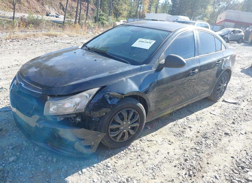 Photo 2 of 2014 Chevrolet Cruze LS AUTO (VIN 1G1PA5SH4E7236394)