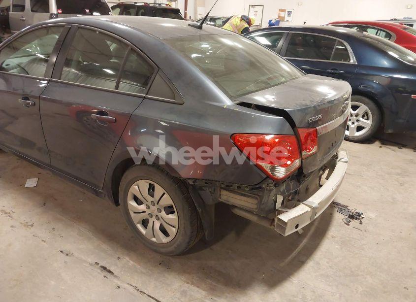 Photo 14 of 2014 Chevrolet Cruze LS AUTO (VIN 1G1PA5SH4E7348418)