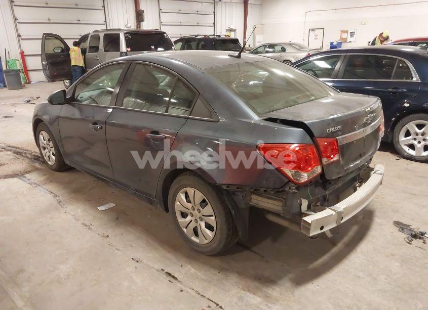 Photo 3 of 2014 Chevrolet Cruze LS AUTO (VIN 1G1PA5SH4E7348418)