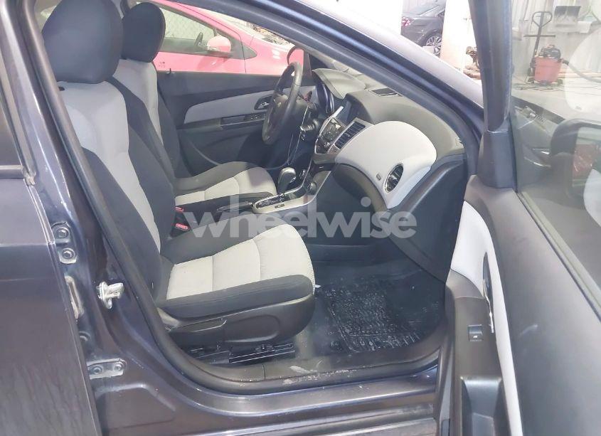 Photo 5 of 2014 Chevrolet Cruze LS AUTO (VIN 1G1PA5SH4E7348418)