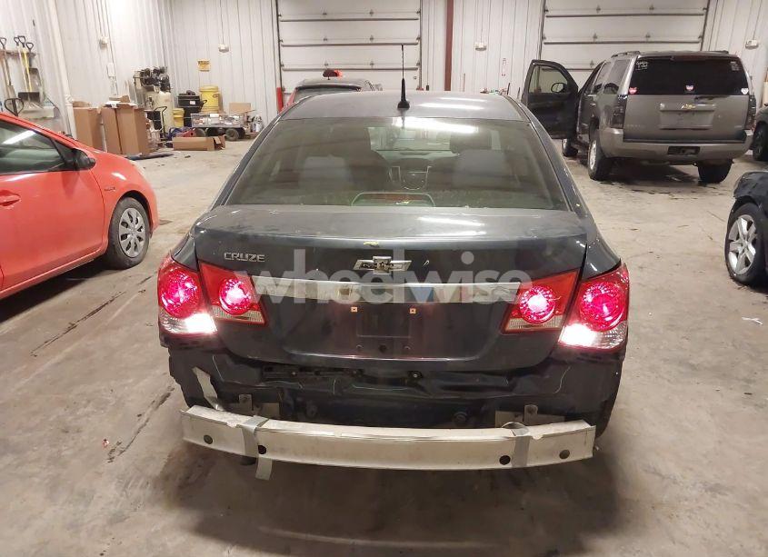 Photo 6 of 2014 Chevrolet Cruze LS AUTO (VIN 1G1PA5SH4E7348418)