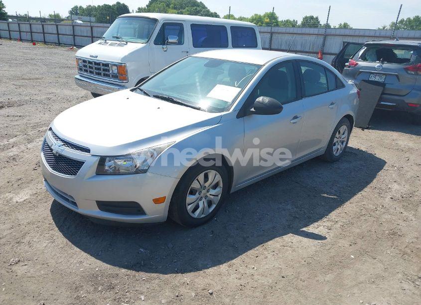Photo 2 of 2014 Chevrolet Cruze LS AUTO (VIN 1G1PA5SH4E7358141)