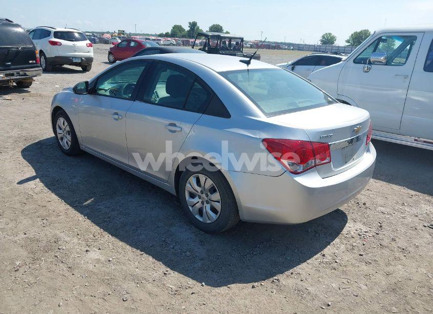 Photo 3 of 2014 Chevrolet Cruze LS AUTO (VIN 1G1PA5SH4E7358141)