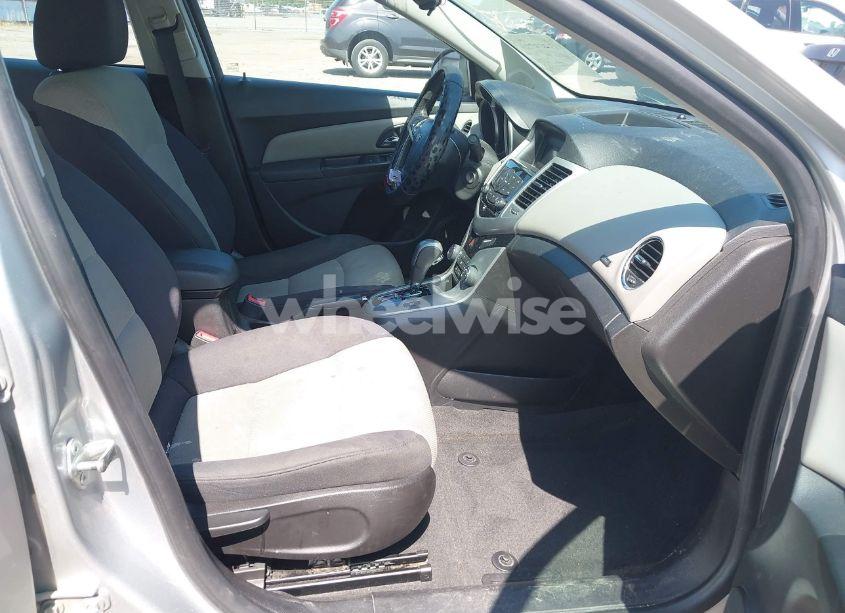 Photo 5 of 2014 Chevrolet Cruze LS AUTO (VIN 1G1PA5SH4E7358141)