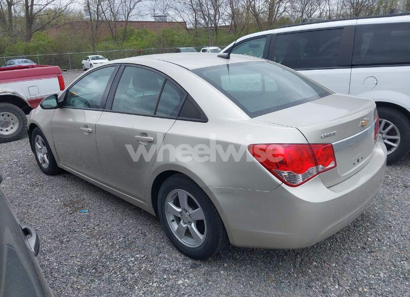 Photo 3 of 2014 Chevrolet Cruze LS AUTO (VIN 1G1PA5SH4E7472009)