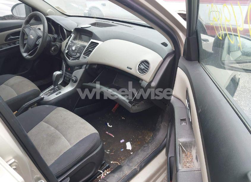 Photo 5 of 2014 Chevrolet Cruze LS AUTO (VIN 1G1PA5SH4E7472009)