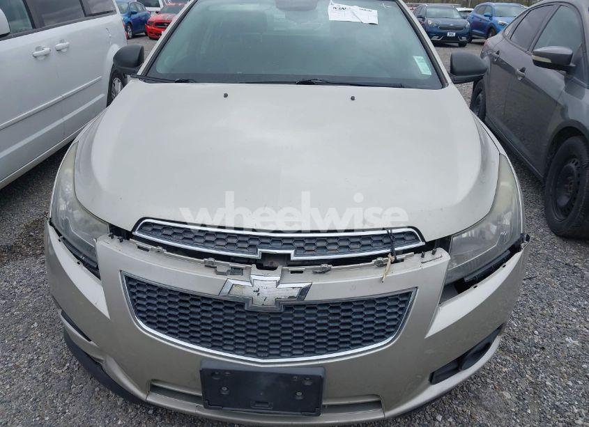 Photo 6 of 2014 Chevrolet Cruze LS AUTO (VIN 1G1PA5SH4E7472009)
