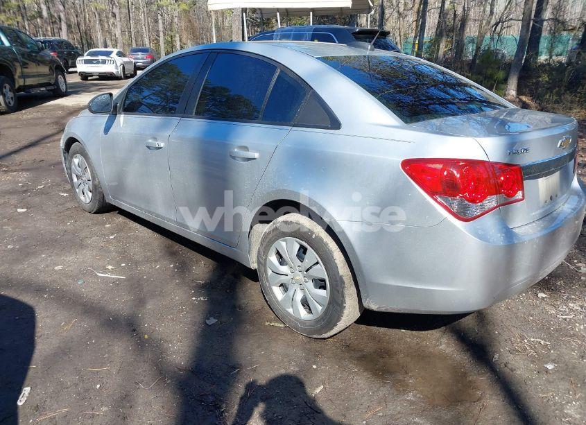Photo 3 of 2015 Chevrolet Cruze LS AUTO (VIN 1G1PA5SH4F7159544)