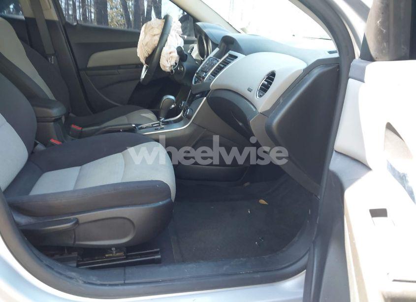 Photo 5 of 2015 Chevrolet Cruze LS AUTO (VIN 1G1PA5SH4F7159544)