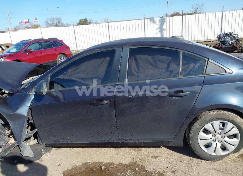 Photo 15 of 2015 Chevrolet Cruze LS AUTO (VIN 1G1PA5SH4F7159835)