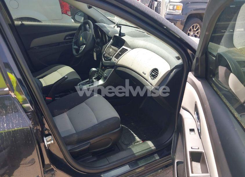 Photo 5 of 2015 Chevrolet Cruze LS AUTO (VIN 1G1PA5SH4F7212842)