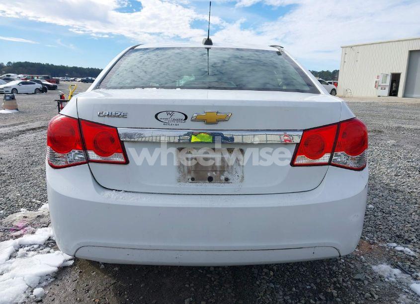 Photo 17 of 2015 Chevrolet Cruze LS AUTO (VIN 1G1PA5SH4F7219323)