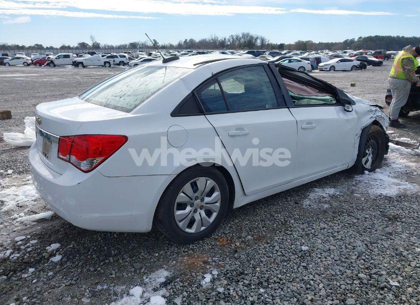 Photo 4 of 2015 Chevrolet Cruze LS AUTO (VIN 1G1PA5SH4F7219323)