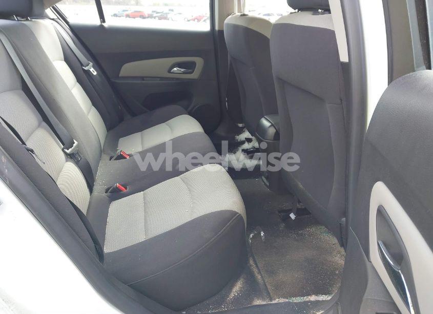 Photo 8 of 2015 Chevrolet Cruze LS AUTO (VIN 1G1PA5SH4F7219323)