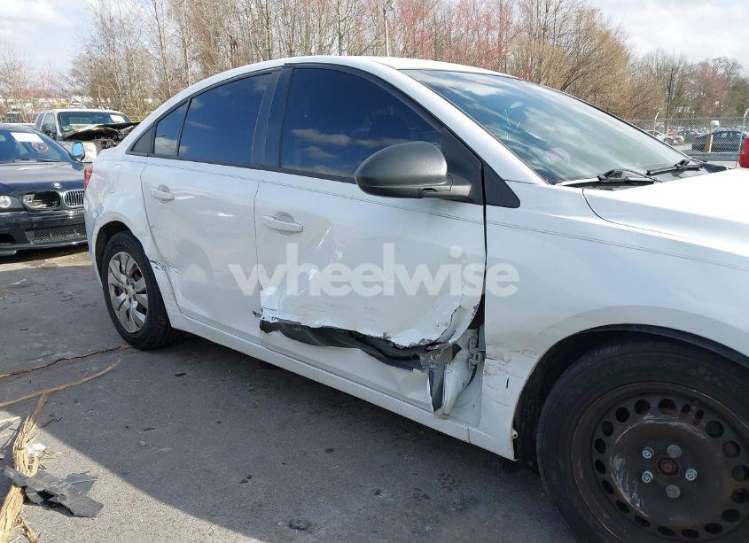 Photo 6 of 2015 Chevrolet Cruze LS AUTO (VIN 1G1PA5SH4F7232167)