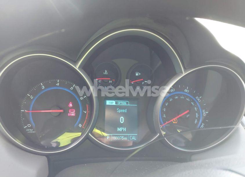 Photo 7 of 2015 Chevrolet Cruze LS AUTO (VIN 1G1PA5SH4F7232167)