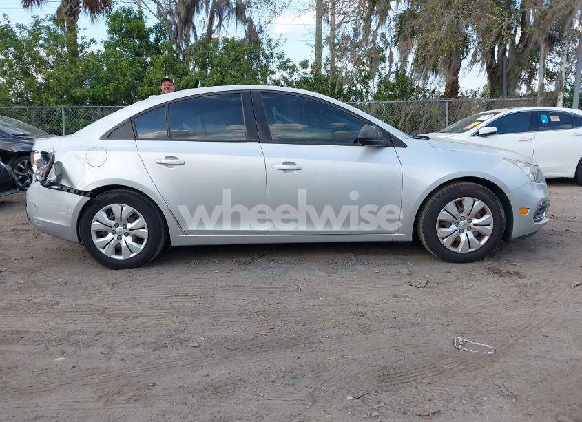 Photo 13 of 2015 Chevrolet Cruze LS AUTO (VIN 1G1PA5SH4F7255786)