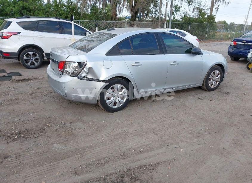 Photo 4 of 2015 Chevrolet Cruze LS AUTO (VIN 1G1PA5SH4F7255786)