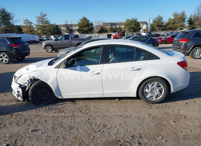 Photo 14 of 2015 Chevrolet Cruze LS AUTO (VIN 1G1PA5SH4F7269624)