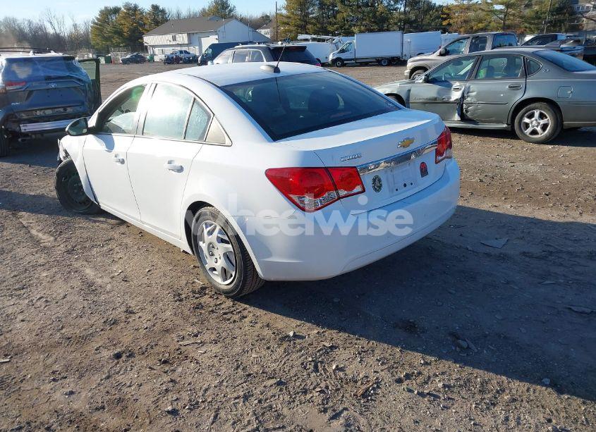 Photo 3 of 2015 Chevrolet Cruze LS AUTO (VIN 1G1PA5SH4F7269624)