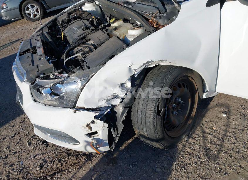 Photo 6 of 2015 Chevrolet Cruze LS AUTO (VIN 1G1PA5SH4F7269624)