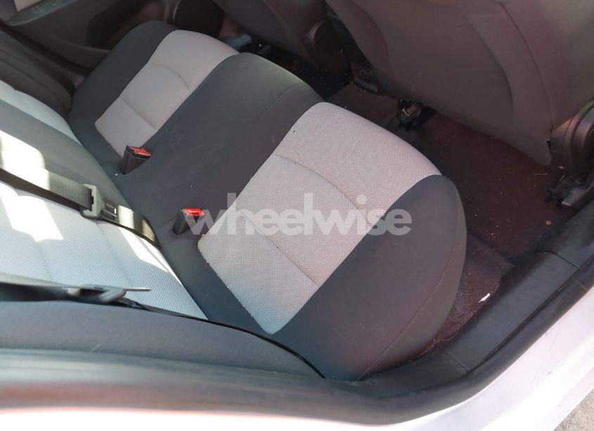 Photo 8 of 2015 Chevrolet Cruze LS AUTO (VIN 1G1PA5SH4F7269624)