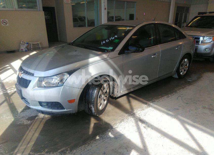 Photo 2 of 2013 Chevrolet Cruze LS AUTO (VIN 1G1PA5SH5D7145164)