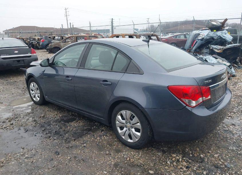 Photo 3 of 2013 Chevrolet Cruze LS AUTO (VIN 1G1PA5SH5D7150834)